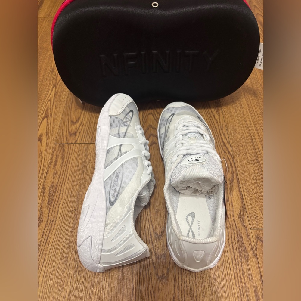 NEW NFINITY Vengeance cheer shoes